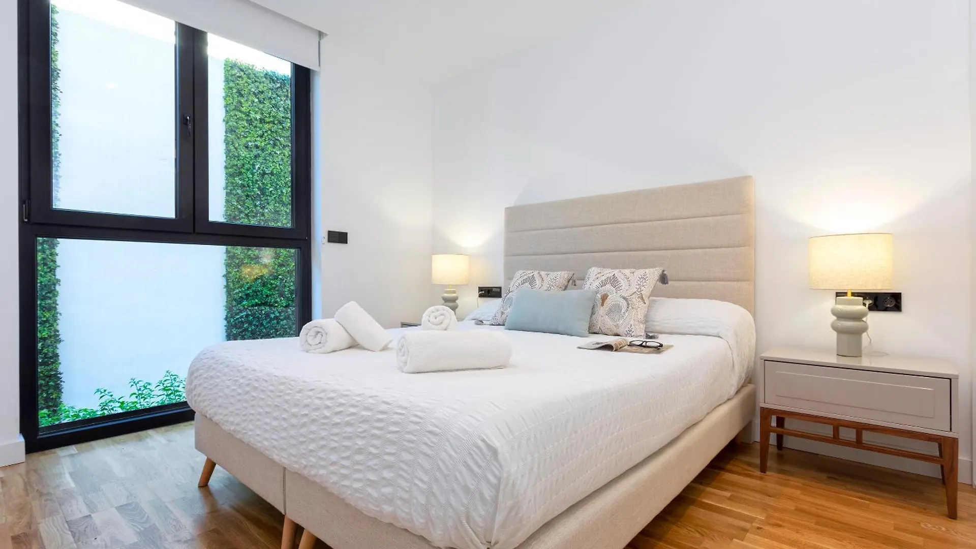 Malagueta Beach Front Luxury Apartment By Rent Me Malaga 0*,