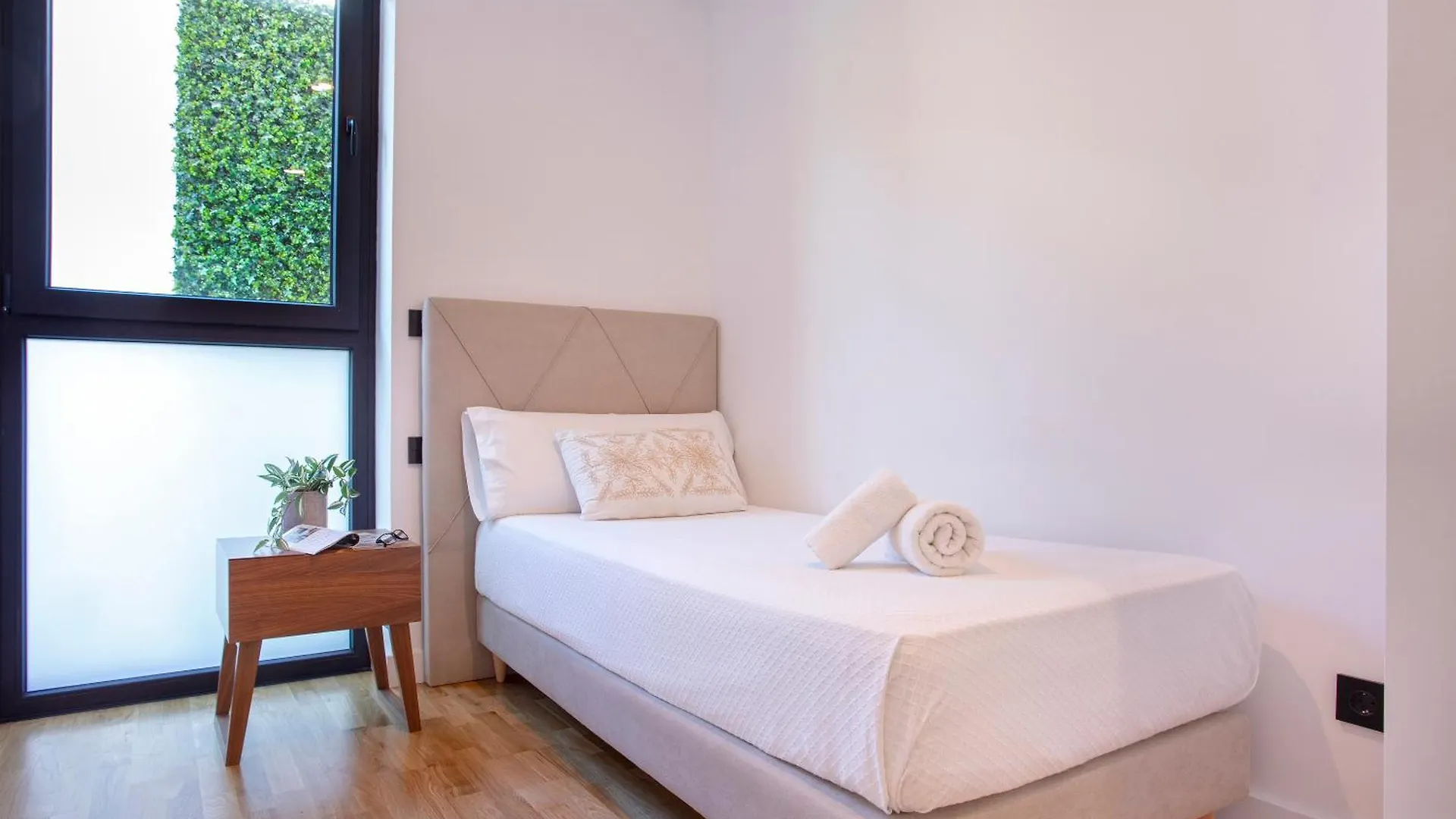 Malagueta Beach Front Luxury Apartment By Rent Me Málaga İspanya