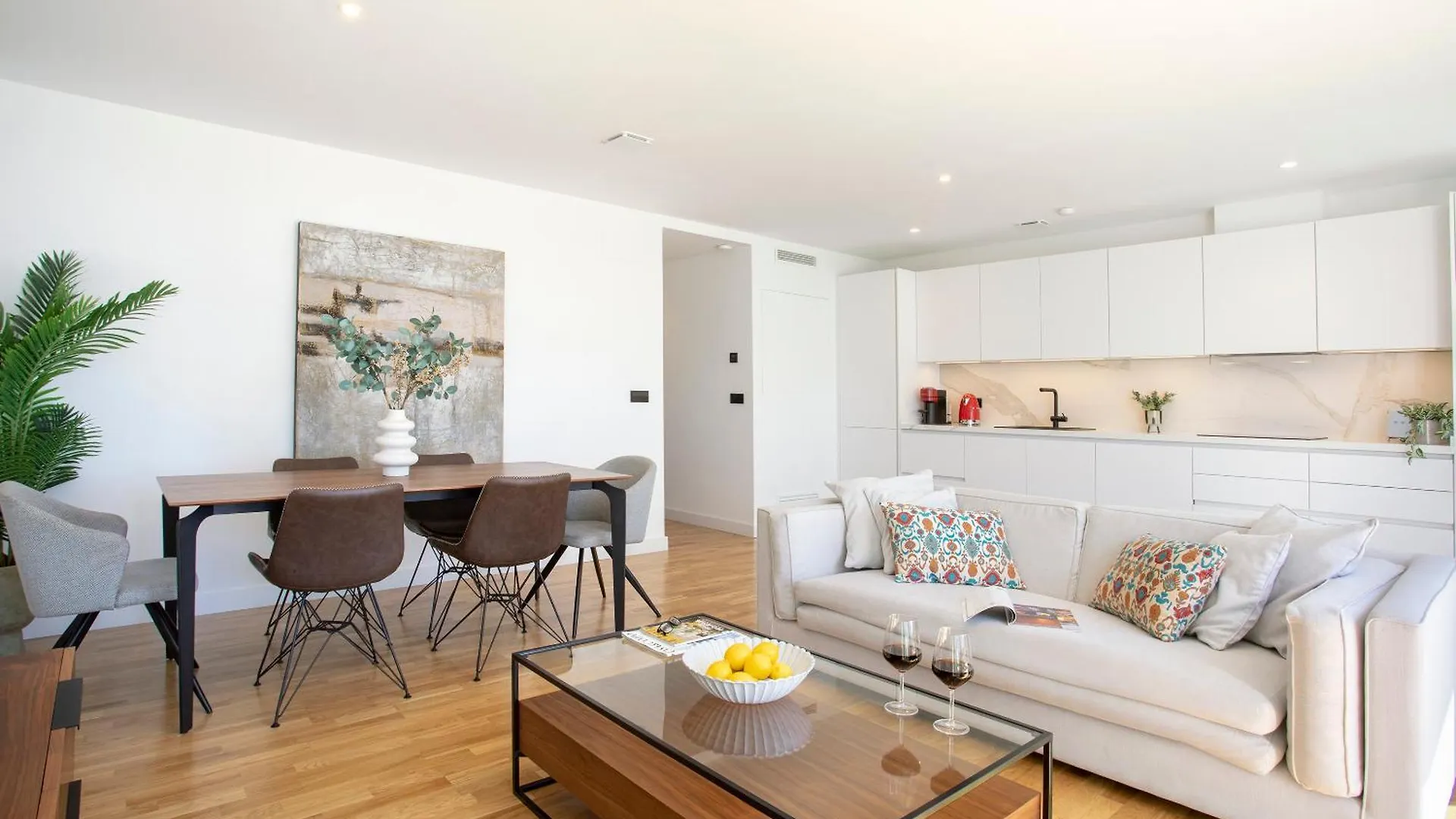 Malagueta Beach Front Luxury Apartment By Rent Me Málaga